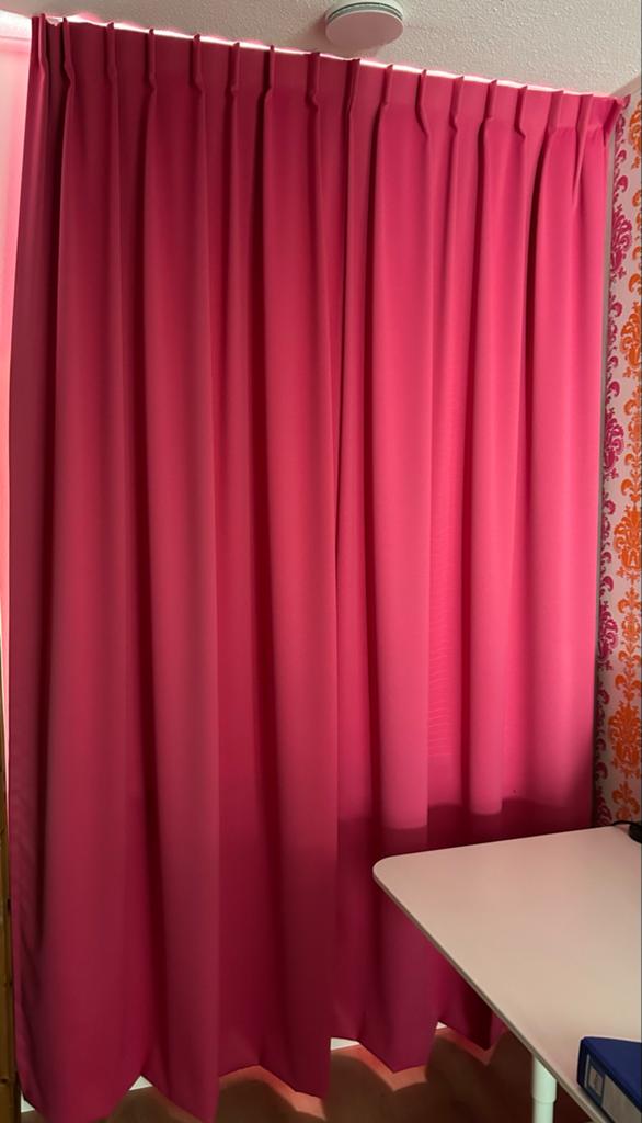 Fuchsia roze dim out gordijnen, 150x256cm, incl. rail, 200 cm of meer, Ophalen of Verzenden, Zo goed als nieuw, Overige kleuren