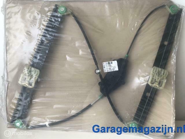 Raammechanisme linksvoor Audi A4 / S4  4-deurs 8K0837461, Audi, Nieuw, Audi, Ophalen of Verzenden