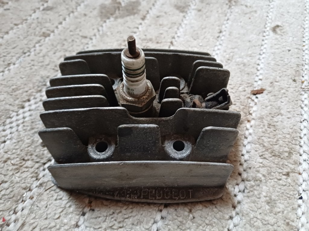 Peugeot 102 / 103 cilinder kop gebruikt staat, Ophalen of Verzenden, Gebruikt, Overige typen, Overige merken