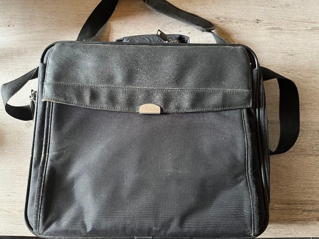 luxe laptop tas, Computers en Software, Laptoptassen, Handvat, Gebruikt, 17 inch of meer, Ophalen of Verzenden