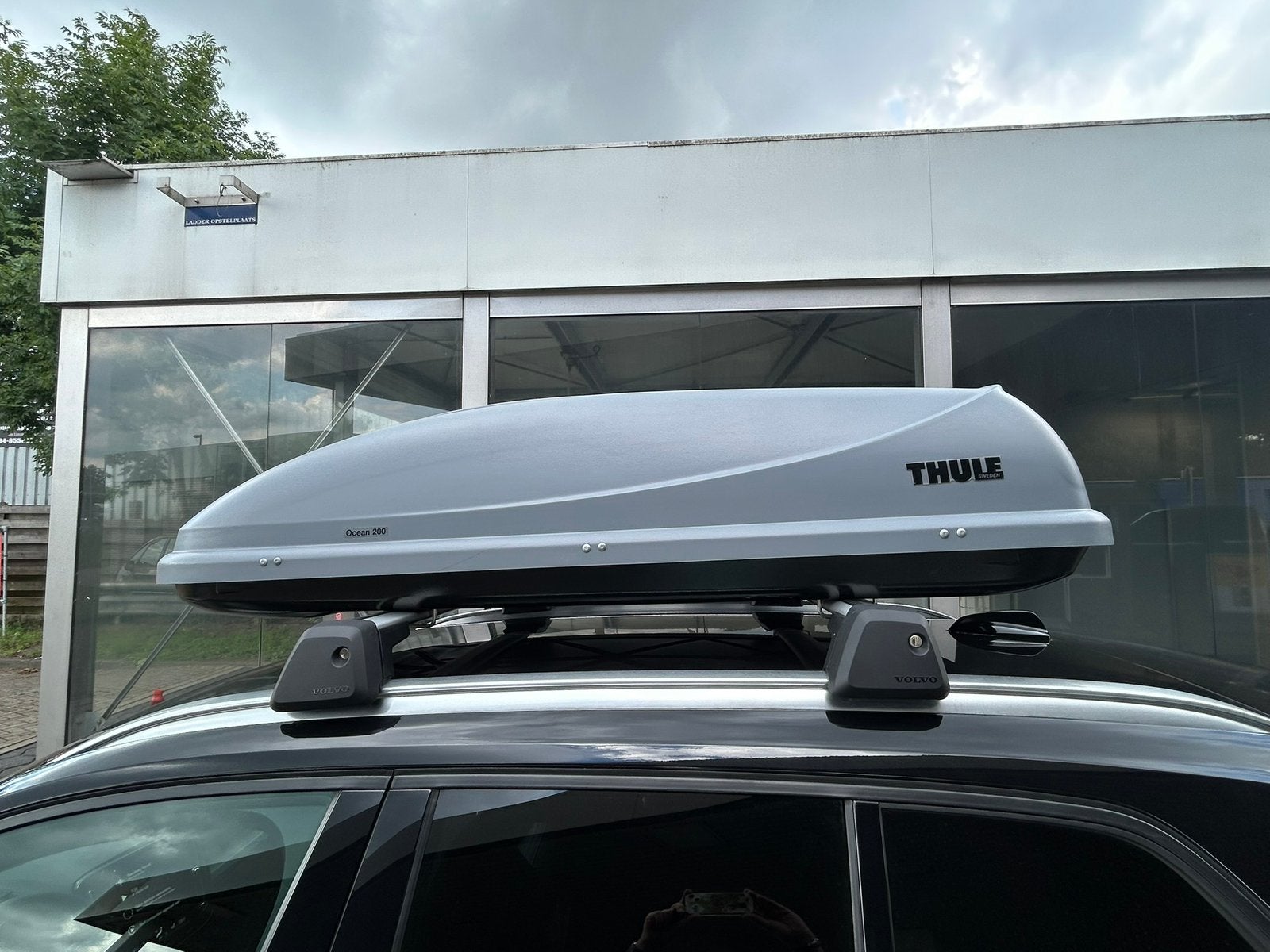 Thule Ocean 200 dakkoffer te huur – 410L– incl. slot, Auto diversen, Dakkoffers, Ophalen, Zo goed als nieuw