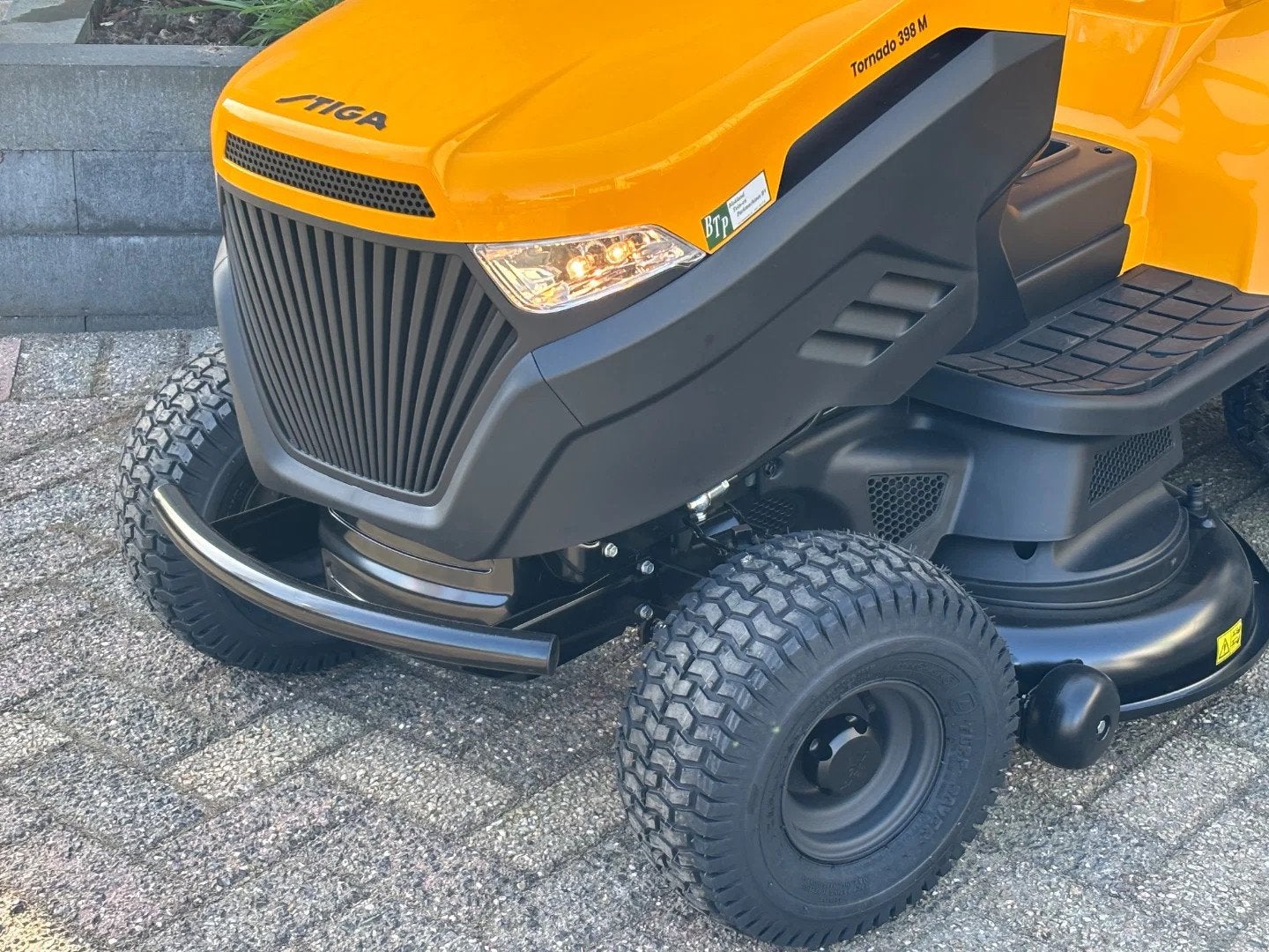 Stiga Zitmaaier met mulch / zijuitworp en trekhaak!, Tuin en Terras, Zitmaaiers, Gebruikt, Stiga