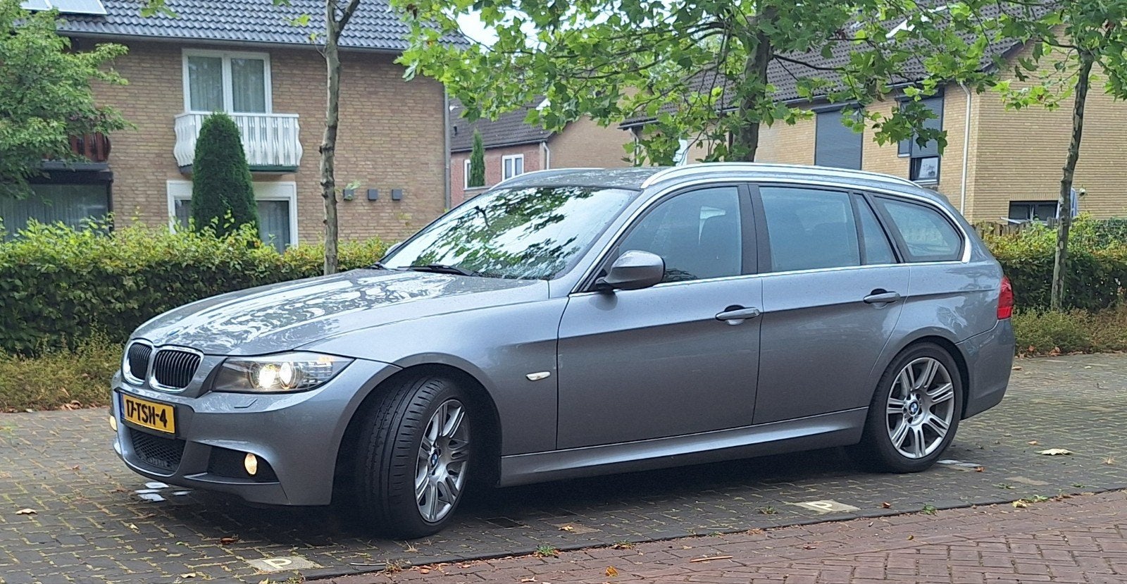 BMW 3-Serie 2.0i 318i Touring MSPORT 2012, Auto's, BMW, Automaat, Zwart, 4 cilinders, 1435 kg