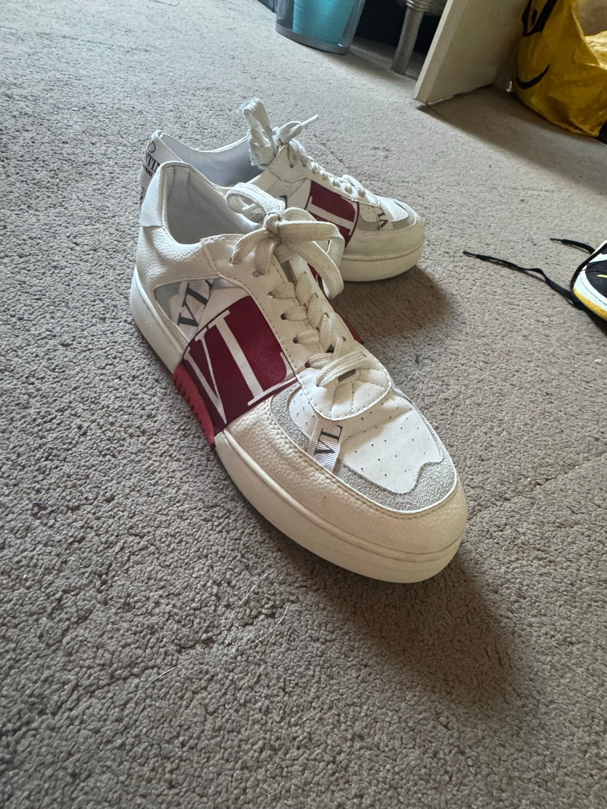 Valentino Garavani VL7N Sneakers - Maat 45, Kleding | Dames, Schoenen, Ophalen of Verzenden, Gedragen, Wit, Sneakers of Gympen