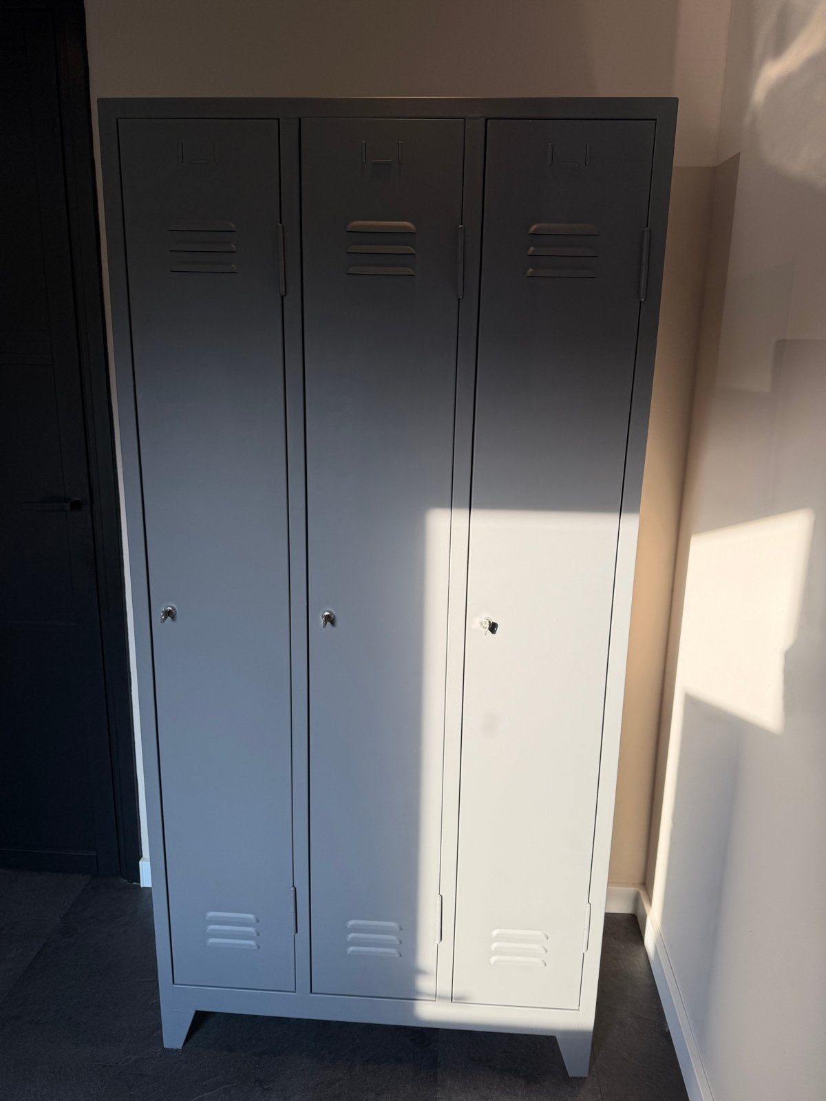 3-deurs Locker met Sleutels - Grijs, Ophalen, Gebruikt