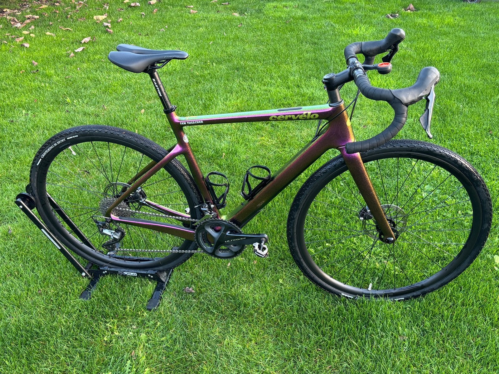 Cervélo Áspero (Gravelbike / All-road), Carbon, Zo goed als nieuw, Meer dan 20 versnellingen, Schijfrem