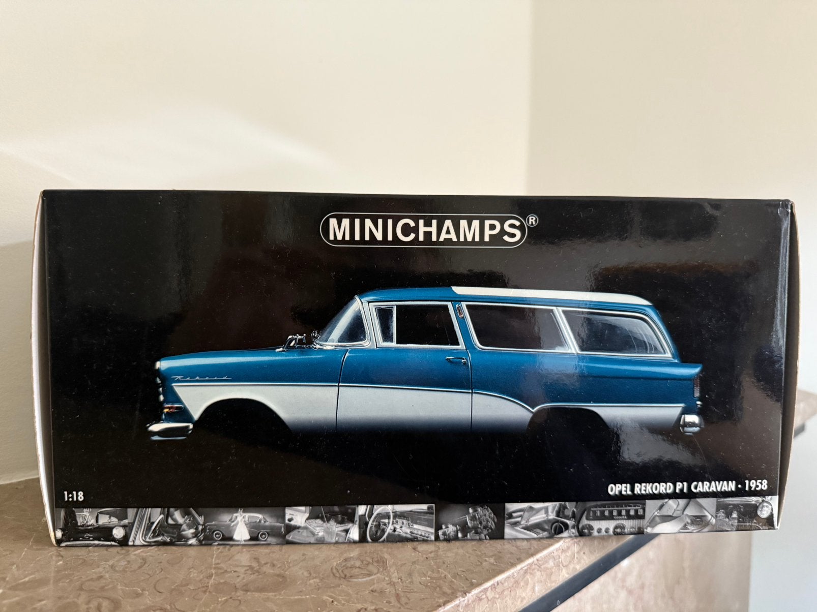 Opel Rekord P1 Caravan - blauw metallic/wit - Nieuw, Ophalen of Verzenden, Nieuw, Auto, MiniChamps
