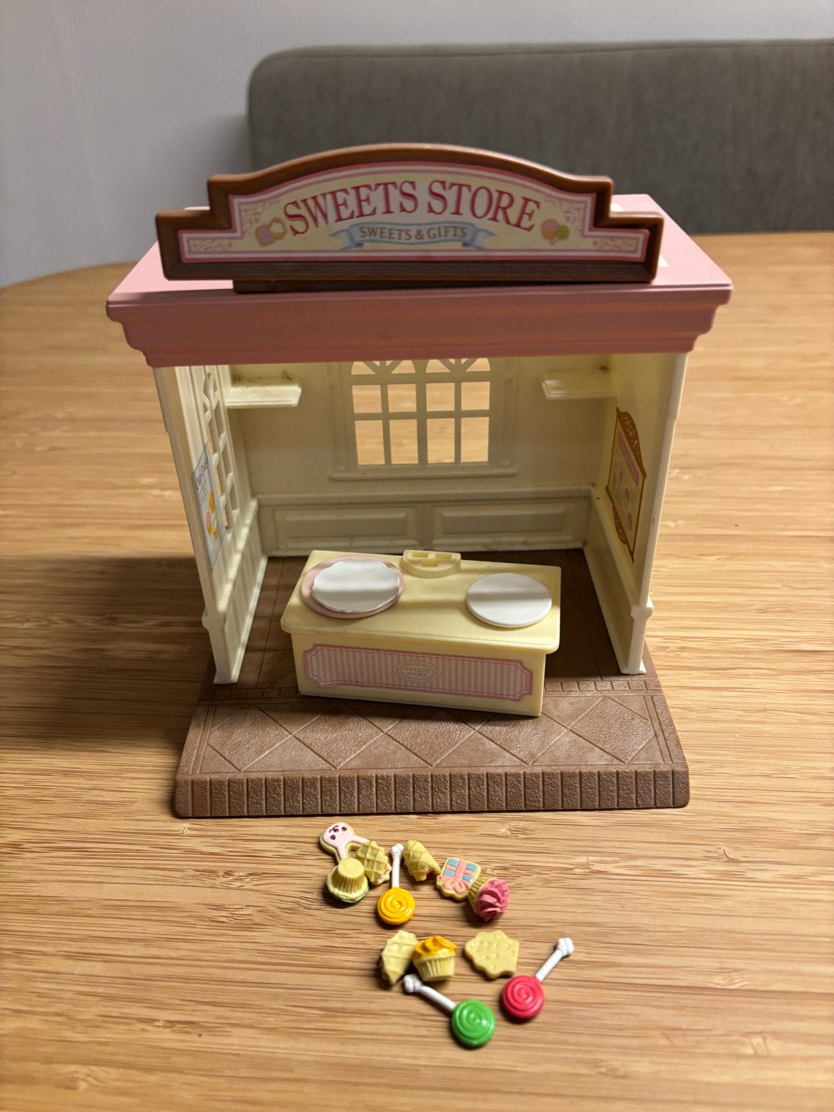 Sylvanian Families Snoepwinkel met accessoires, Ophalen of Verzenden, Gebruikt, Poppenhuis