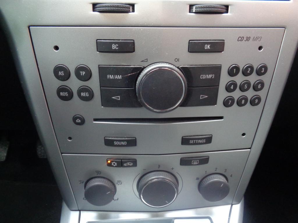 Opel Astra Wagon 1.4 Business 90PK Airco Dealer onderhouden, Auto's, Voorwielaandrijving, Gebruikt, Zwart, 1364 cc