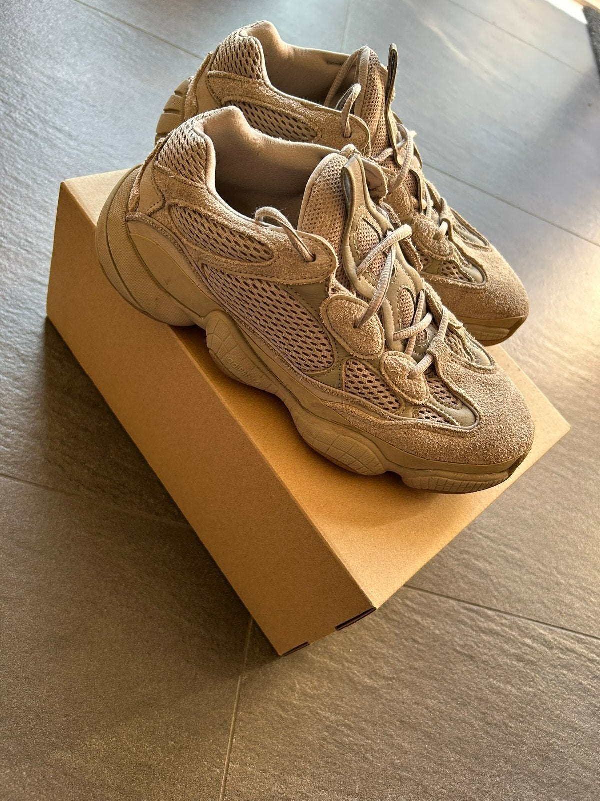 Yeezy 500 taupe light, Overige kleuren, Ophalen of Verzenden, Sneakers of Gympen, Gedragen