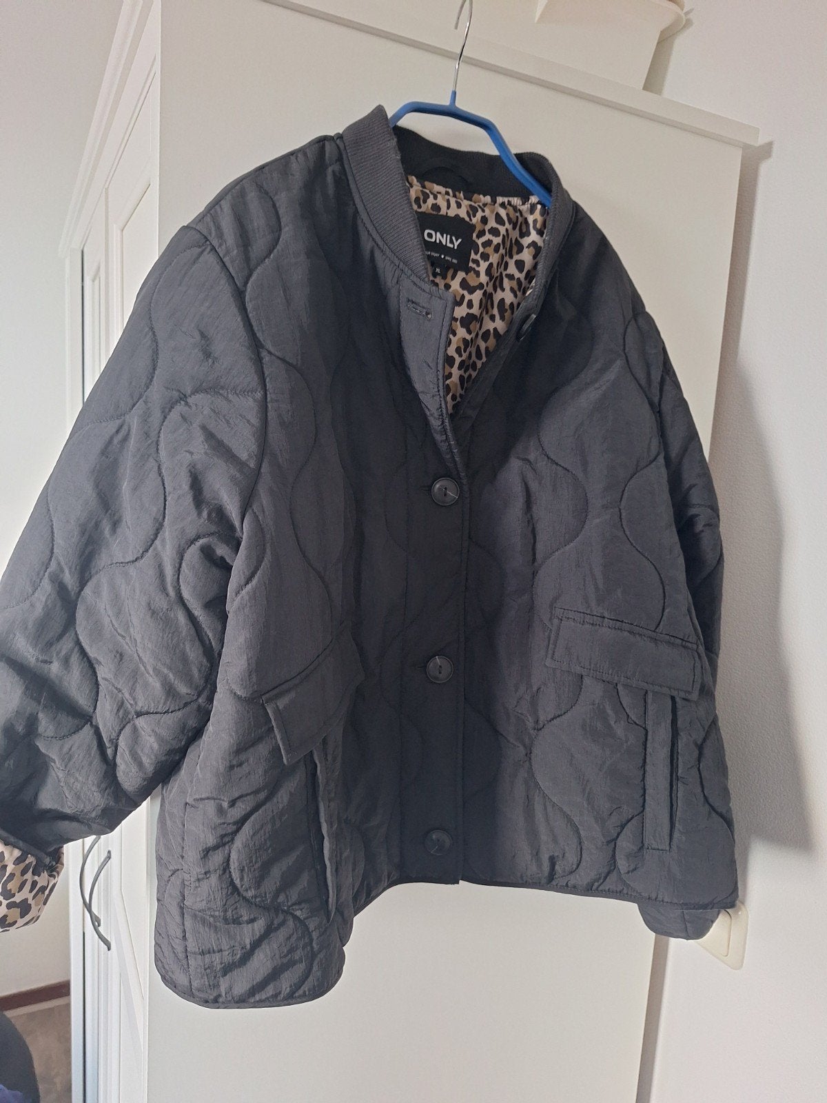 ONLY gewatteerde jas met luipaardprint voering XL, Zwart, Maat 46/48 (XL) of groter, Ophalen of Verzenden, ONLY