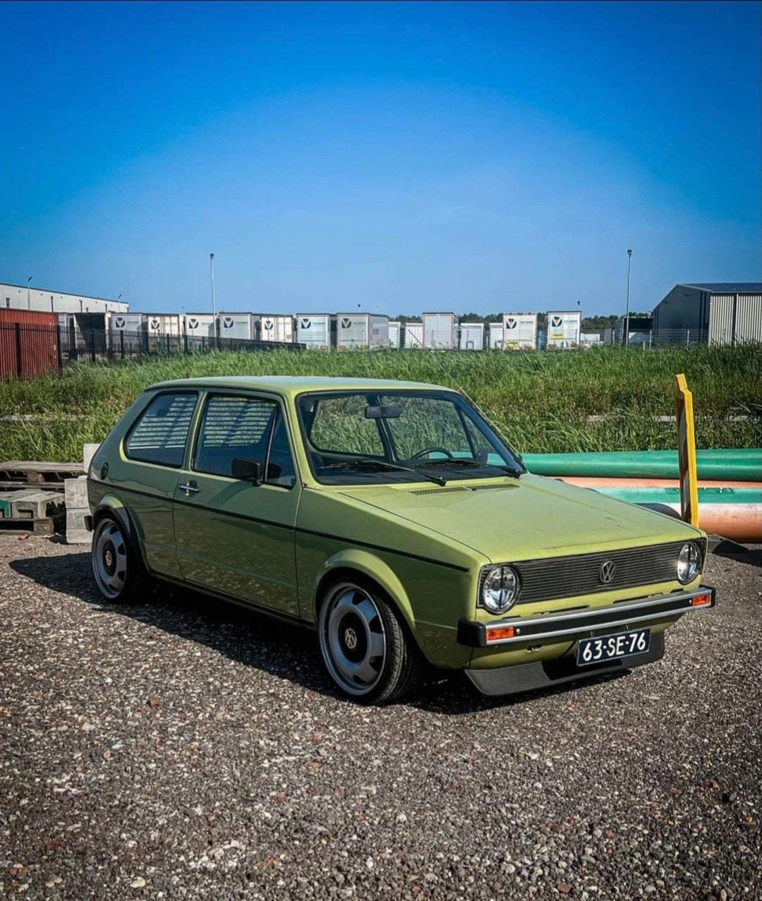 Volkswagen Golf MK1 1.1/1.8 20VT 1977 APK vrij, Voorwielaandrijving, Zwart, 4 cilinders, Handgeschakeld
