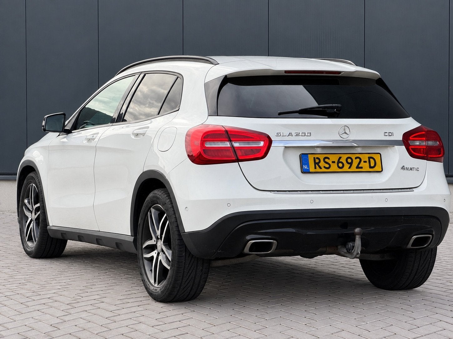 Mercedes-Benz GLA-klasse 180 d Prestige Xenon Led, Auto's, Gebruikt, 4 cilinders, Wit, Diesel