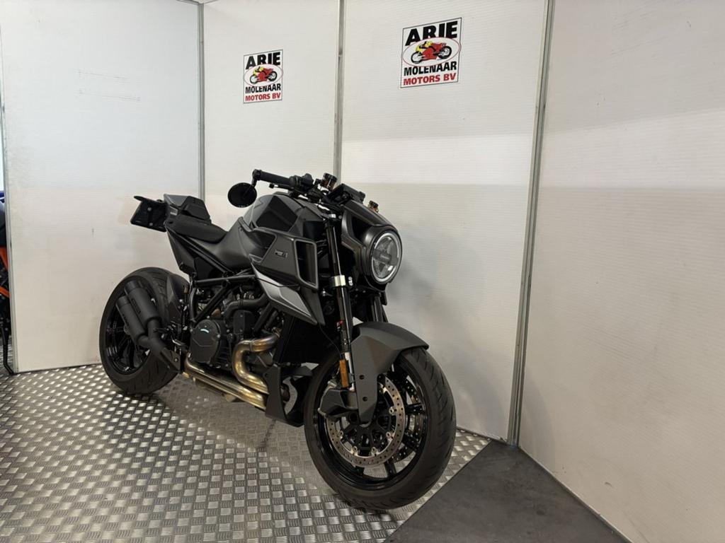 KTM BRABUS 1300 R (bj 2024), 2 cilinders, KTM, Bedrijf, Meer dan 35 kW