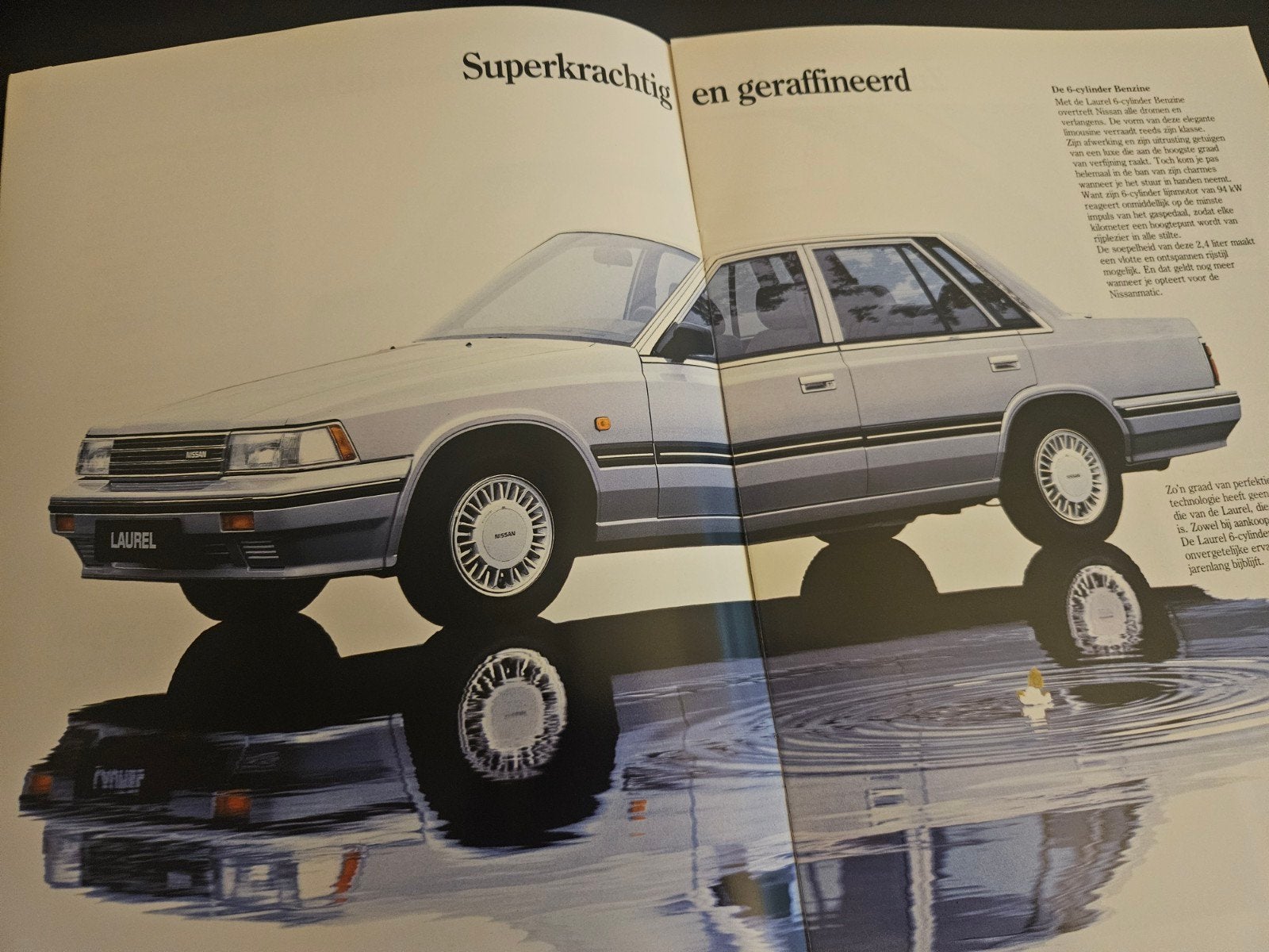 Brochure Nissan Laurel 1988, Ophalen of Verzenden, Zo goed als nieuw, Nissan