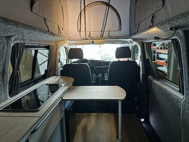 Foto 5 van Volkswagen Transporter T 6.1 2021/Nieuw Lwb 4 Personen