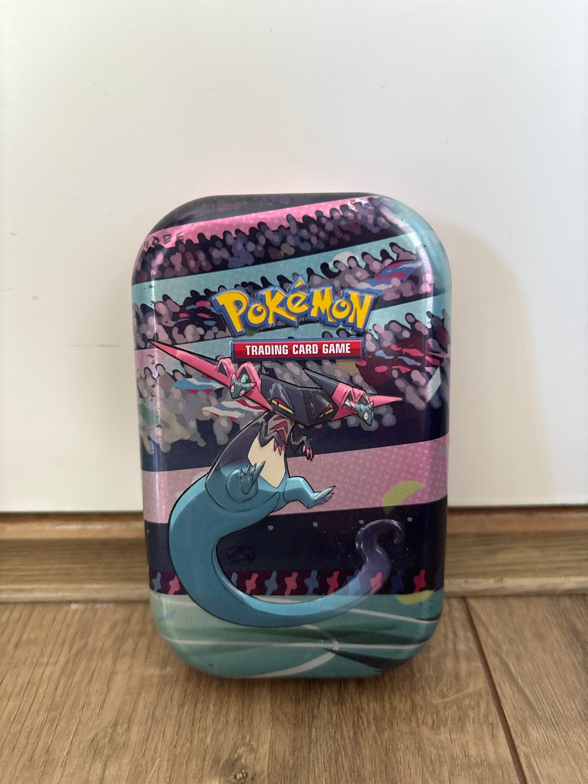 Pokémon TCG Tin met kaarten - Dragapult V, Ophalen of Verzenden, Gebruikt, Overige typen