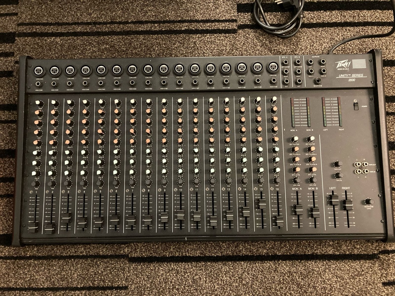 Peavey Unity 2000 16-kanaals mengpaneel, Muziek en Instrumenten, Ophalen of Verzenden, Gebruikt, 10 tot 20 kanalen, Microfooningang