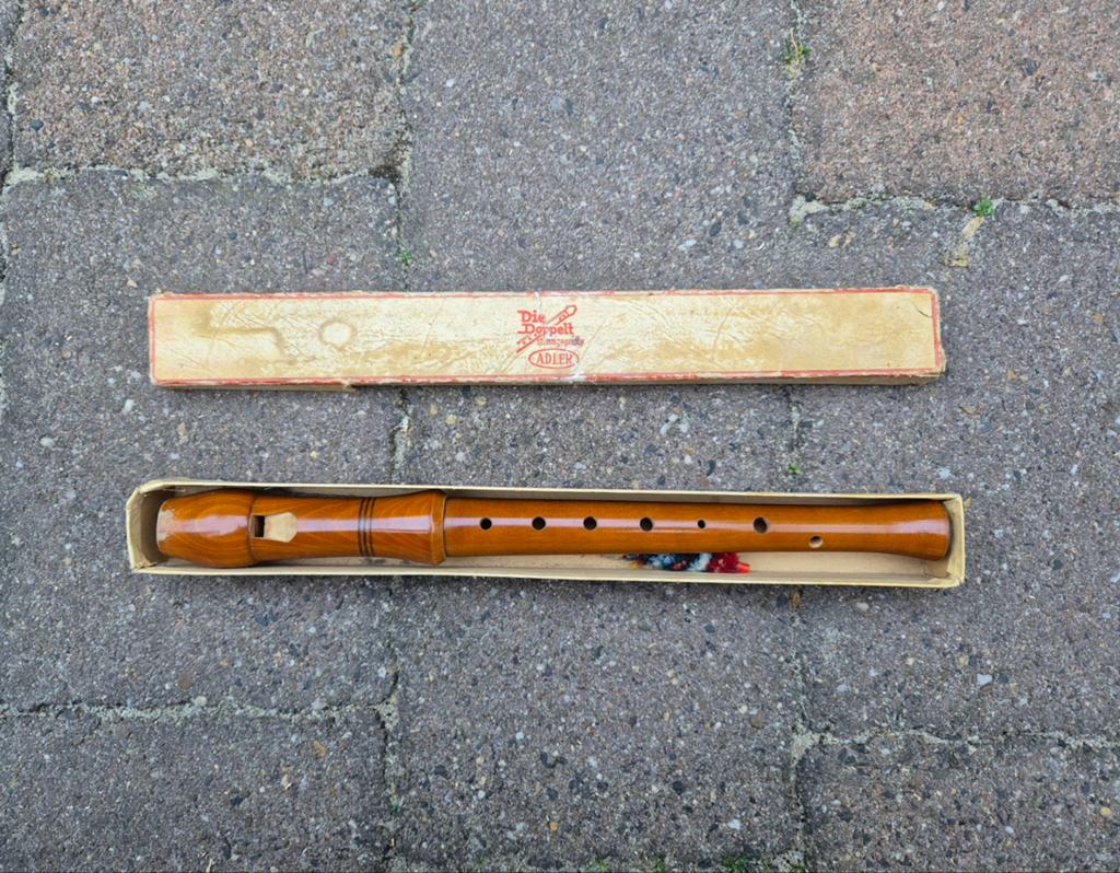 Vintage Adler blokfluit met originele doos, Muziek en Instrumenten, Blaasinstrumenten | Blokfluiten, Ophalen of Verzenden, Gebruikt