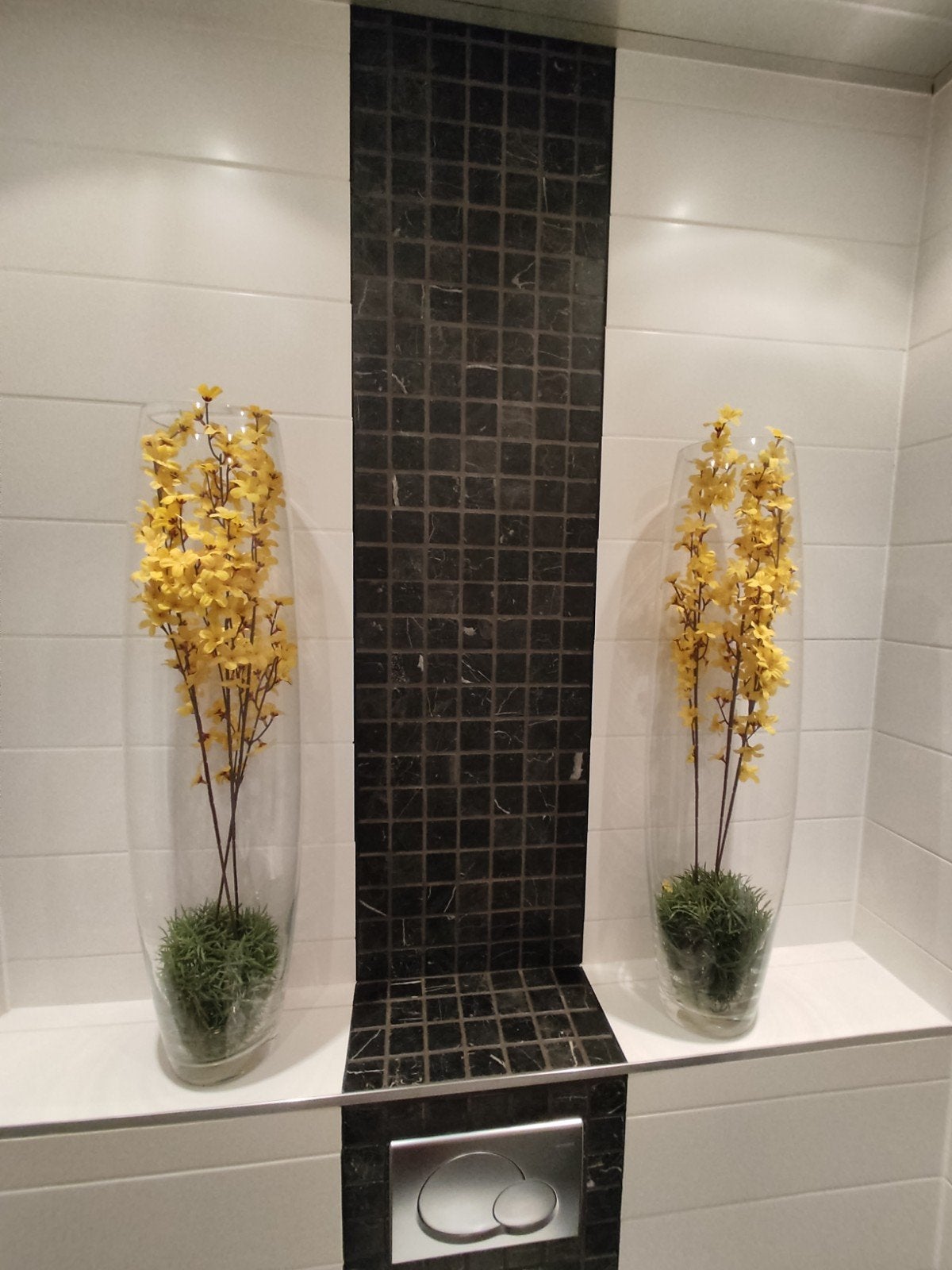 Set van 2 glazen vazen met gele bloemen en groen, Ophalen, Meerkleurig, Inclusief decoratie, Glas