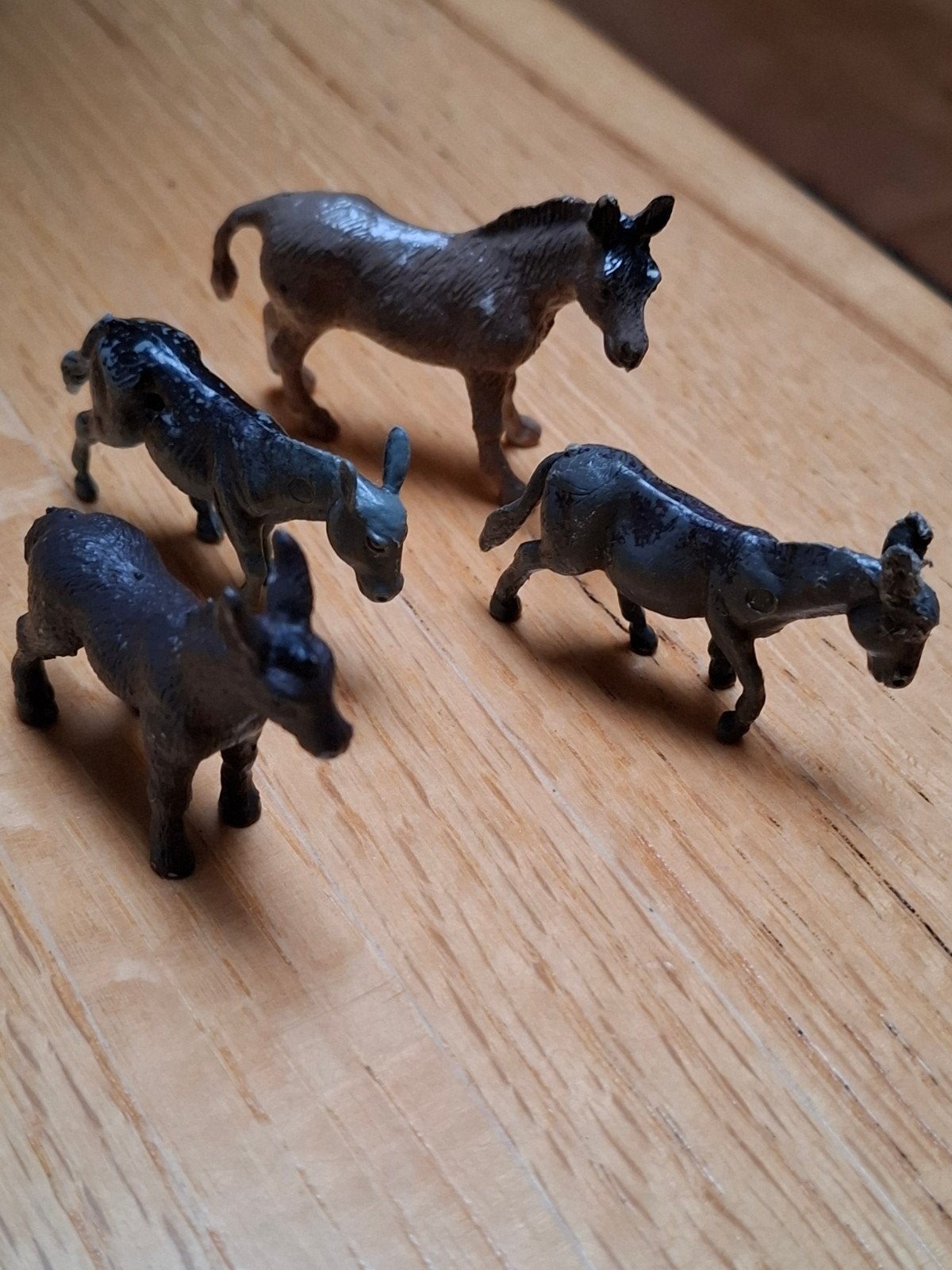Ezels 4 Ezels uit China en hong kong( miniatuur), Ophalen of Verzenden, Paard, Beeldje of Figuurtje