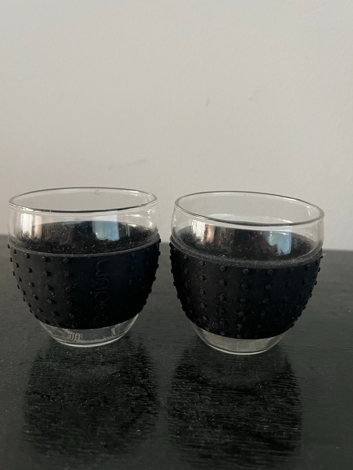 2 Bodum espresso glaasjes met siliconen grip, Bodum, Ophalen of Verzenden, Zwart, Glas