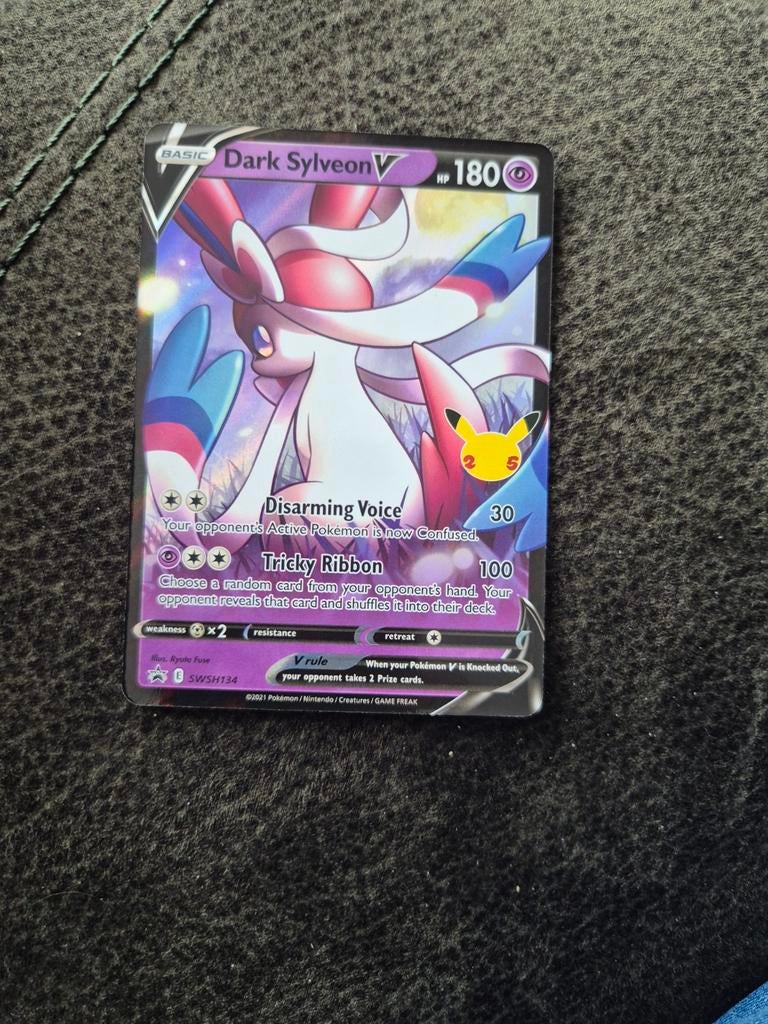 Dark Sylveon V Pokémon Kaart Celebrations, Ophalen of Verzenden, Zo goed als nieuw, Losse kaart