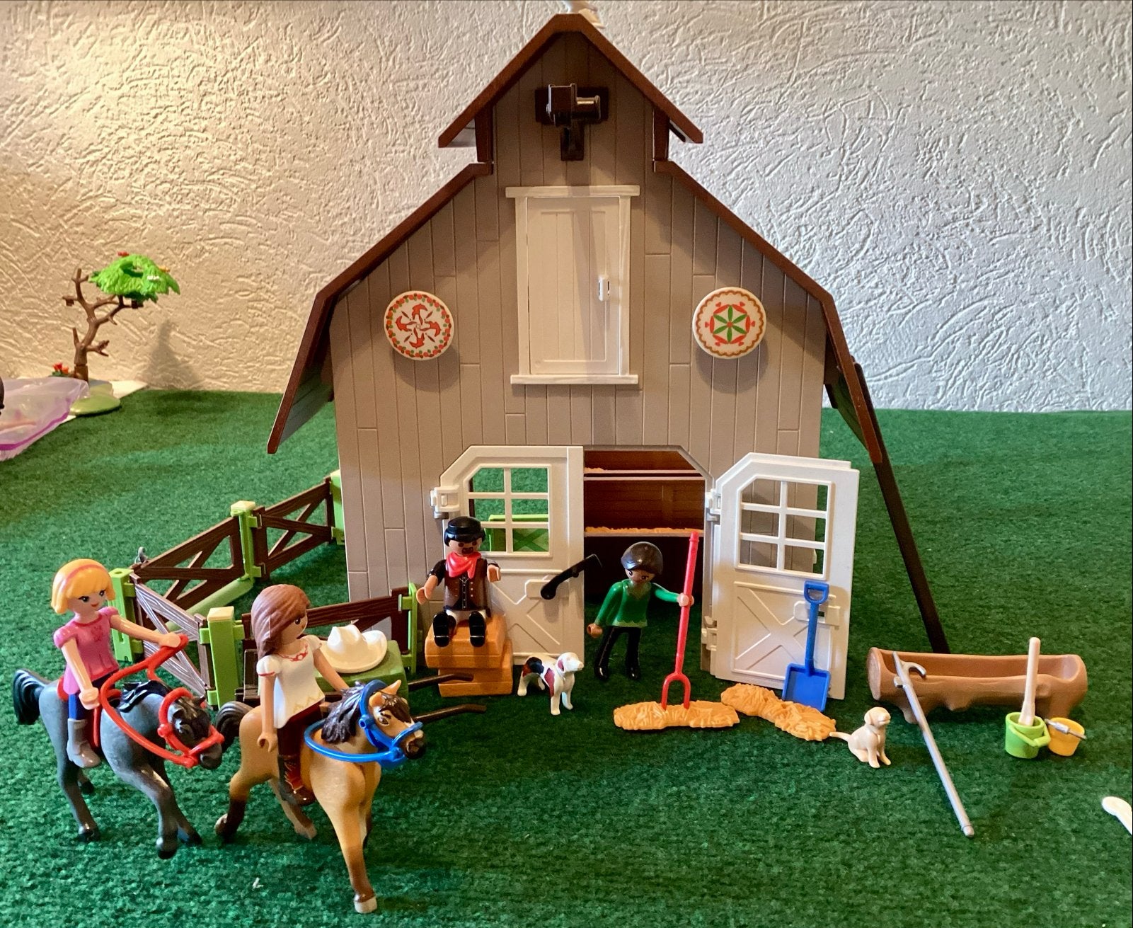 PLAYMOBIL Spirit  manege - 70118 en  set 70120. Met doos., Ophalen of Verzenden, Zo goed als nieuw
