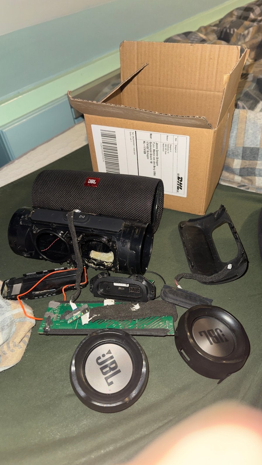 Jbl charge 3 onderdelen, Gebruikt, JBL, Ophalen of Verzenden, Draagbare speaker
