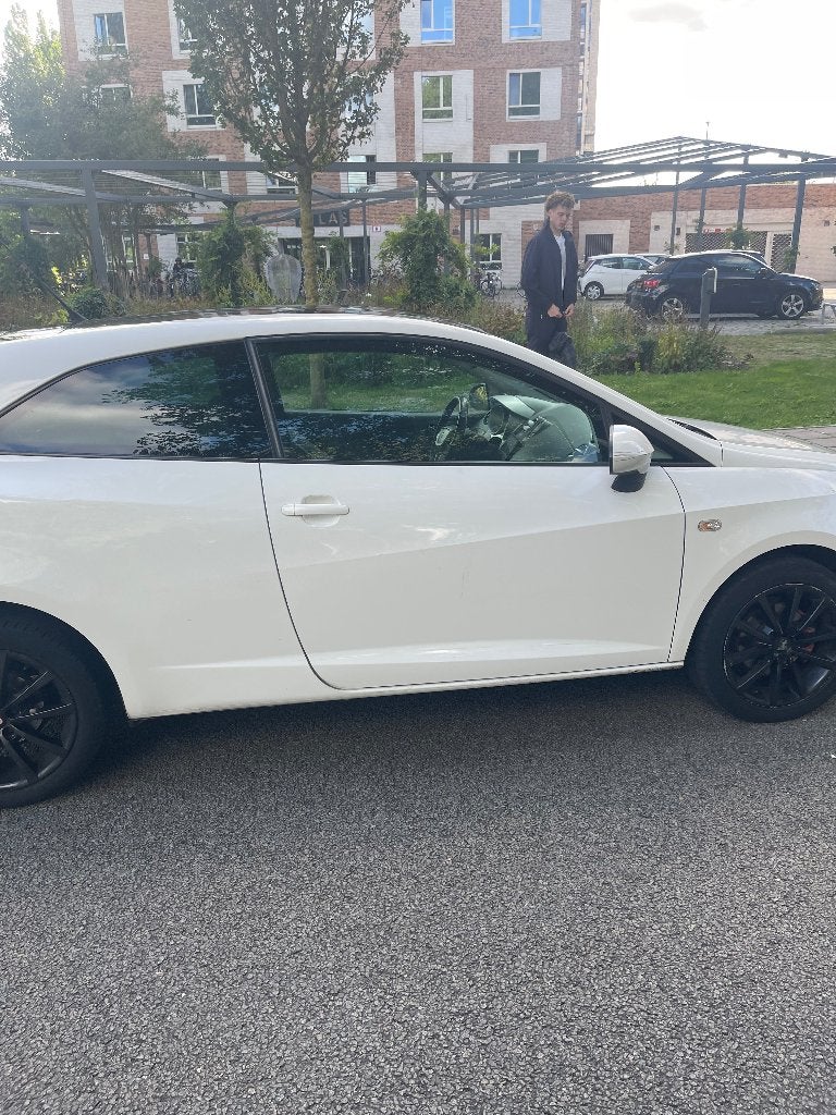 Seat Ibiza 1.6 77KW 3DRS DSG 2010 Wit