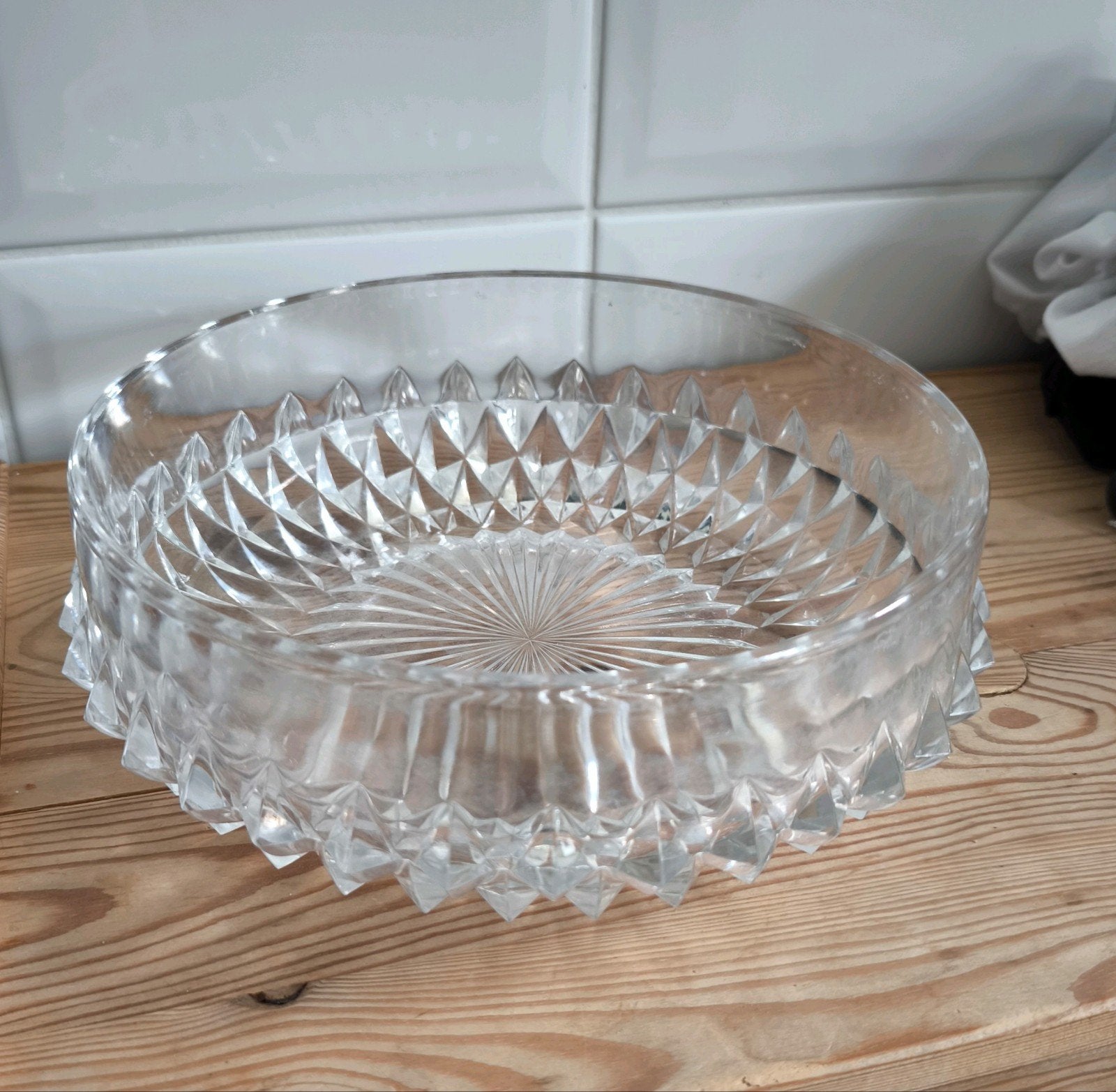 Zware glazen schaal - diamant patroon - Ø23,5cm kristal, Ophalen of Verzenden