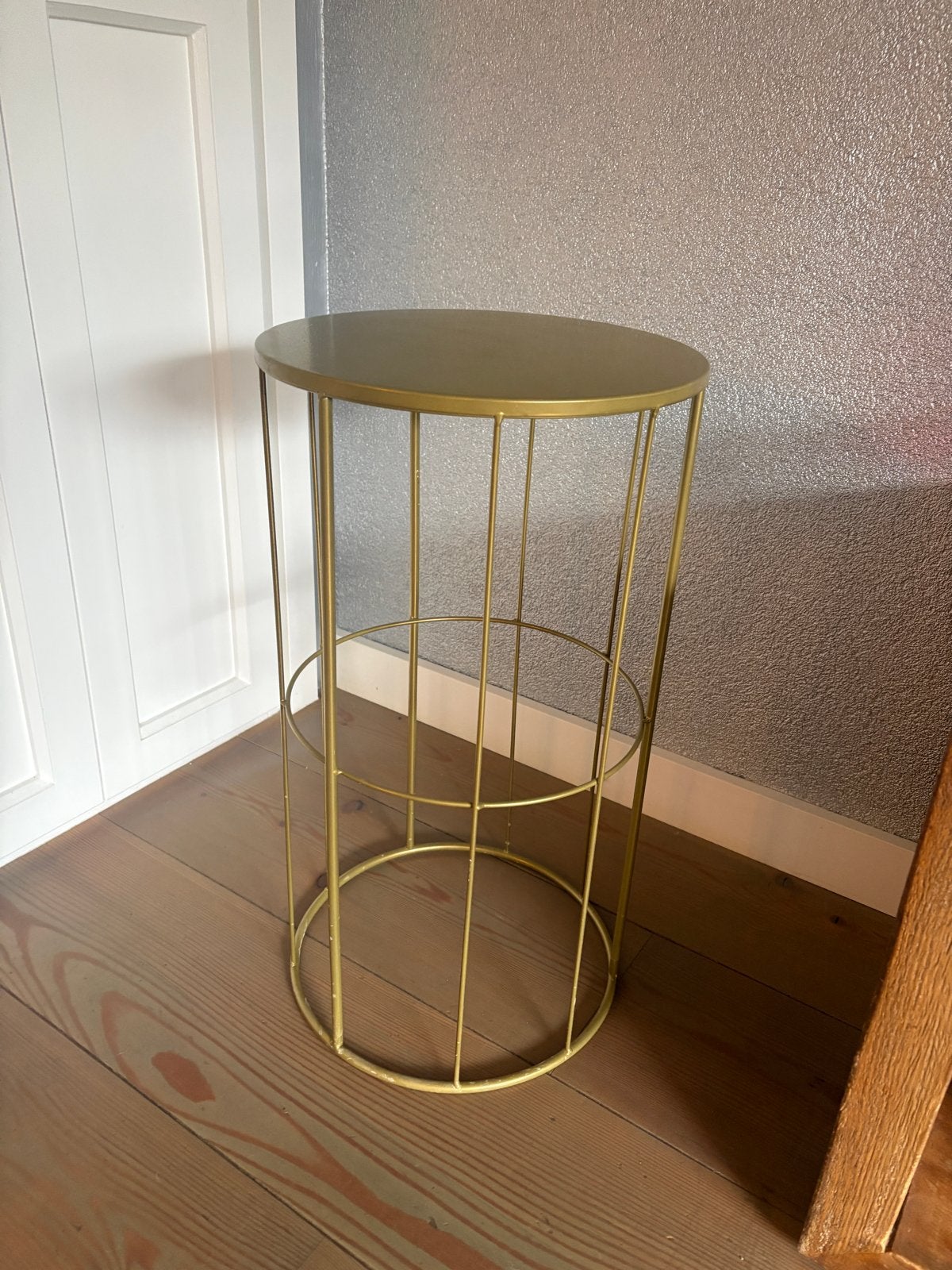 Gouden metalen kruk/bijzettafel, 60 tot 90 cm, Ophalen of Verzenden, Zo goed als nieuw, 1 kruk