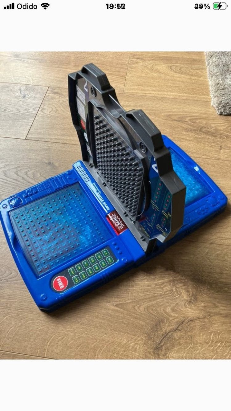 Elektronische zeeslag spel, Hobby en Vrije tijd, Gezelschapsspellen | Bordspellen, Ophalen of Verzenden, Zo goed als nieuw