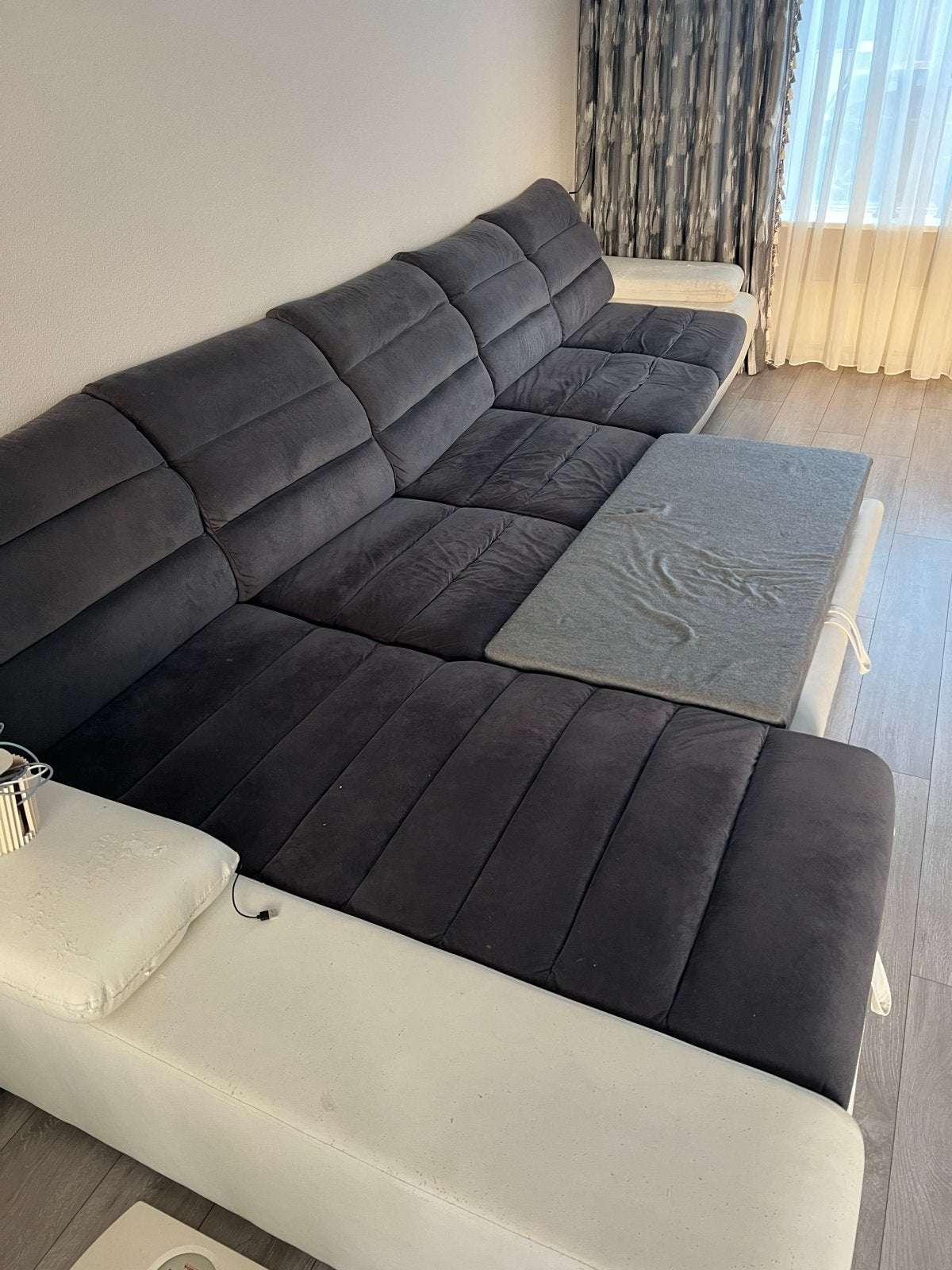 Bank, koelkast (US model) en IKEA eettafel, Huis en Inrichting, Gebruikt, 100 tot 125 cm, Hoekbank, 300 cm of meer
