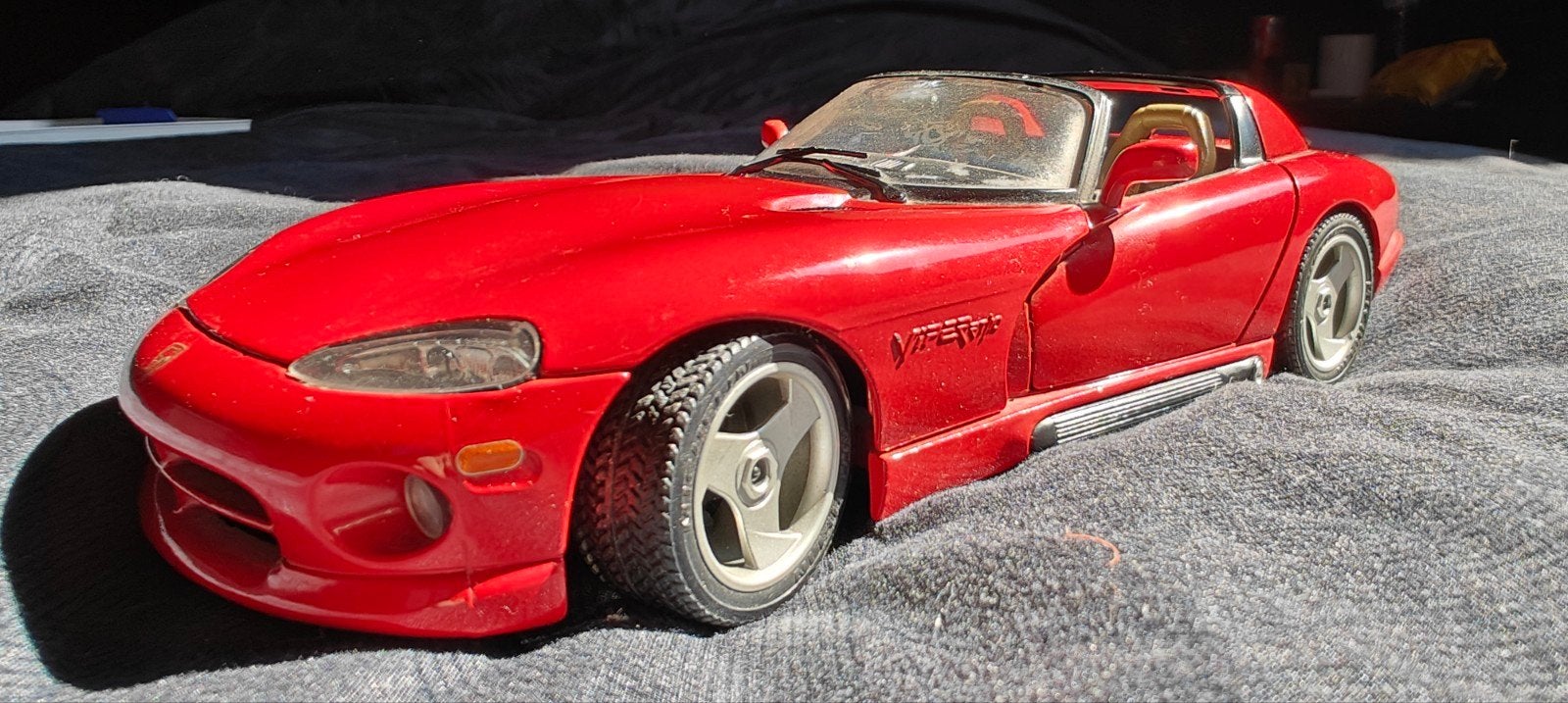 Rode Dodge Viper RT/10 Schaalmodel - Bburago, Ophalen of Verzenden, Gebruikt, Auto, Bburago