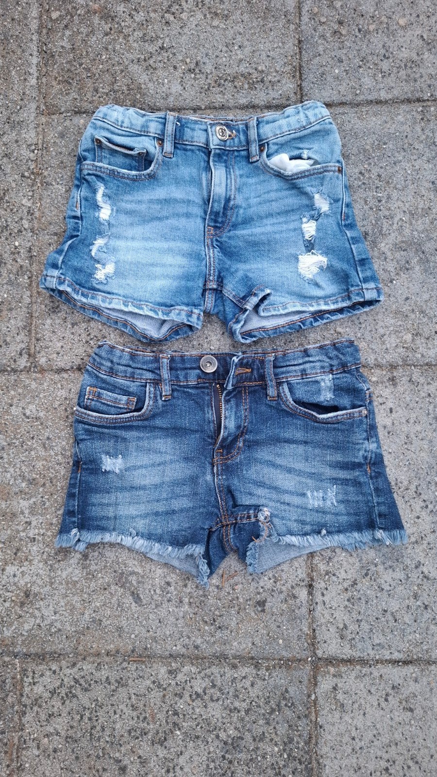 2 korte broeken: Zara en Zeeman, maat 122/128, Kinderen en Baby's, Kinderkleding | Maat 122, Ophalen of Verzenden, Jongen, Broek