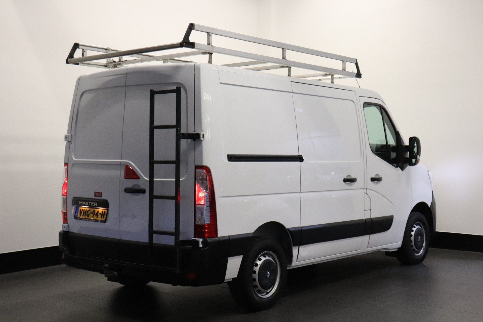 Renault Master 2.3 dCi 136PK EURO 6 - Airco - Cruise - Trekh, Voorwielaandrijving, Dealer onderhouden, Gebruikt, 4 cilinders