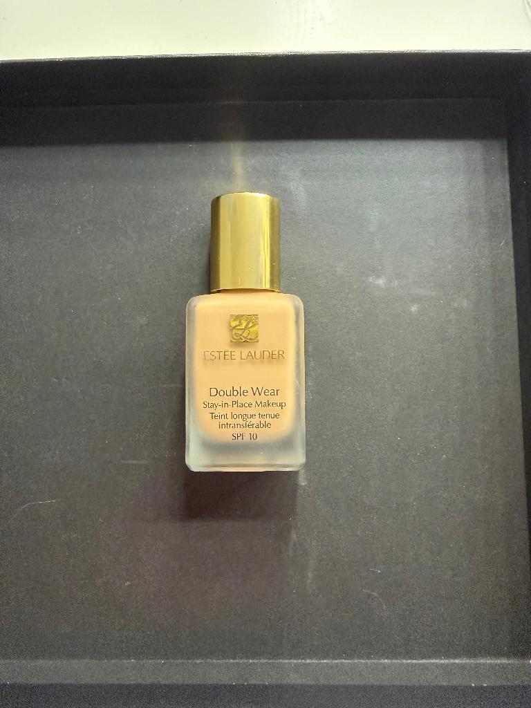 estee lauder double wear foundation - 2w1, Sieraden, Tassen en Uiterlijk, Uiterlijk | Cosmetica en Make-up, Gehele gezicht, Beige