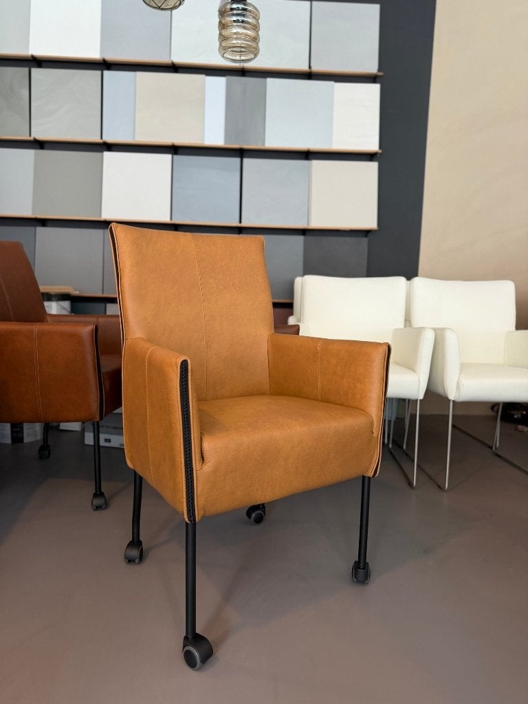 6 x Freek XL leren eetkamerstoel Cognac | Woonloods Dongen