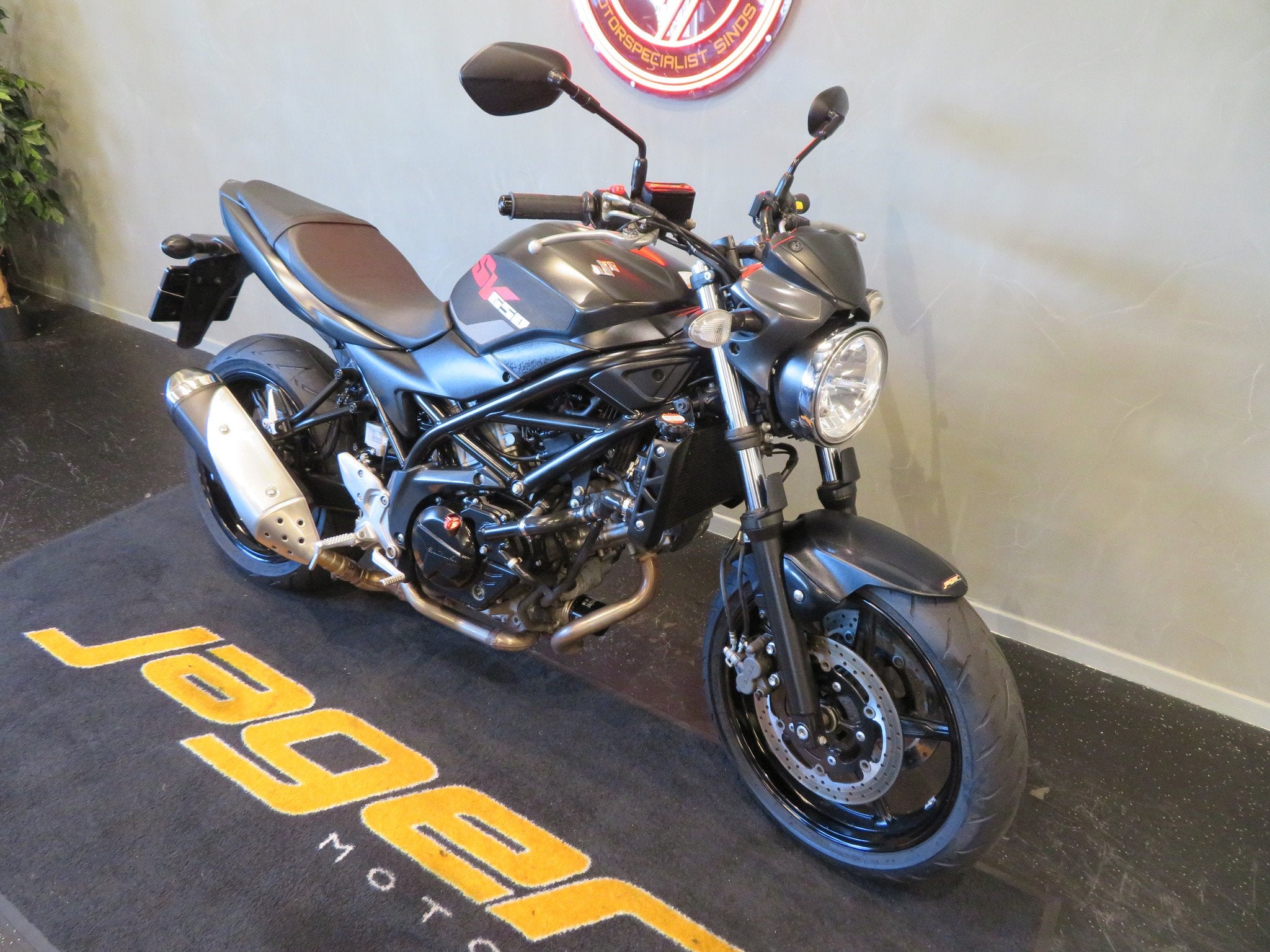 Suzuki SV 650 SV650 ZEER FRAAI! (bj 2016), Motoren, Sport, Meer dan 35 kW, 645 cc, Gebruikt