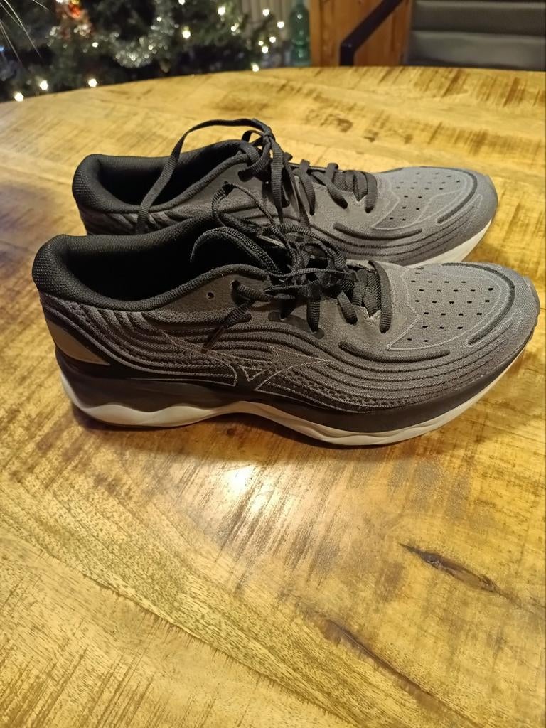 Mizuno Sportschoenen mt 45 als Nieuw, Ophalen of Verzenden, Zo goed als nieuw, Hardloopschoenen, Asics