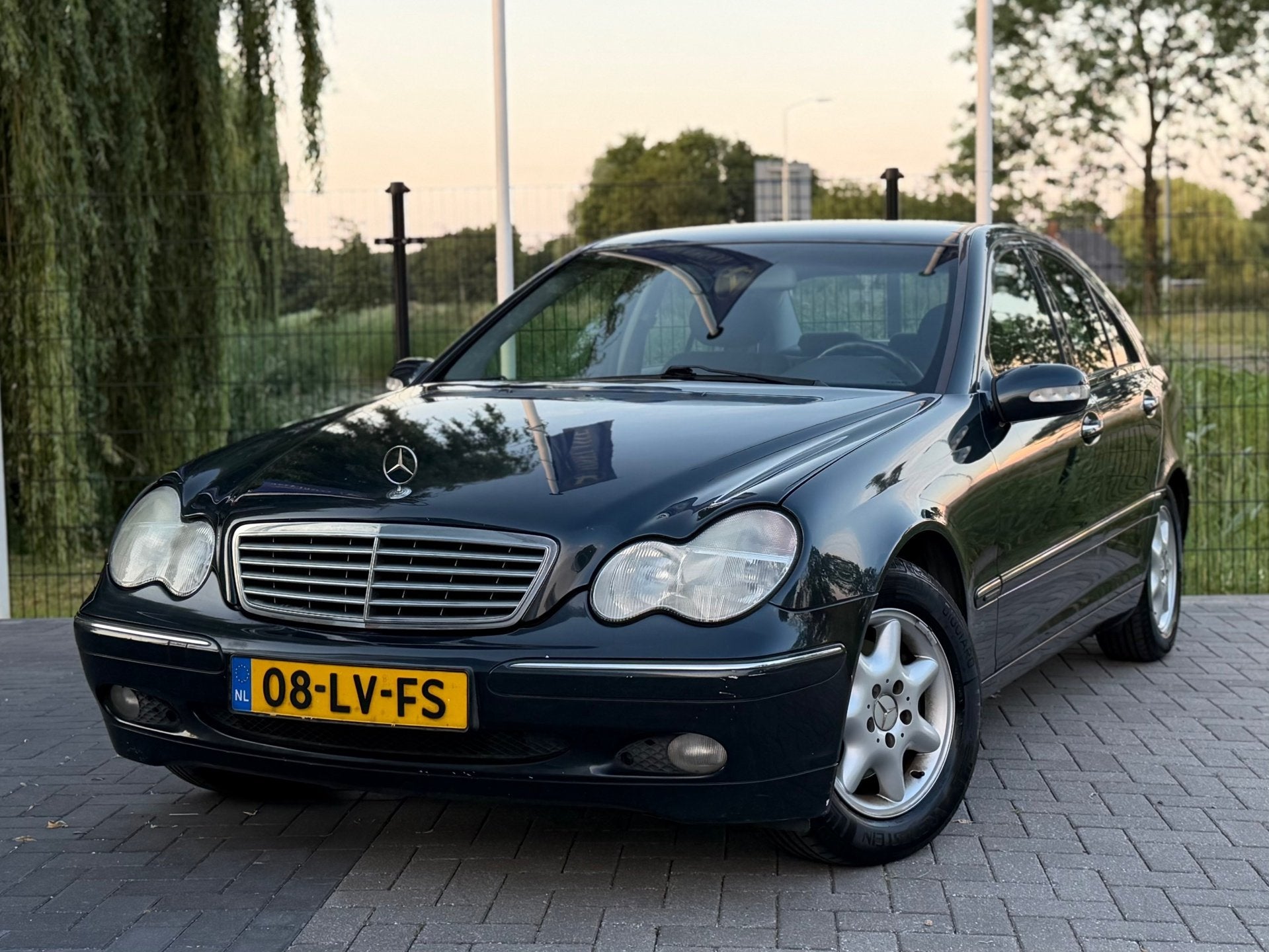 Mercedes-Benz C-klasse 180 K AUT / CLIMA / CRUISE / NAP / TR, Auto's, Automaat, Gebruikt, Zwart, 1796 cc