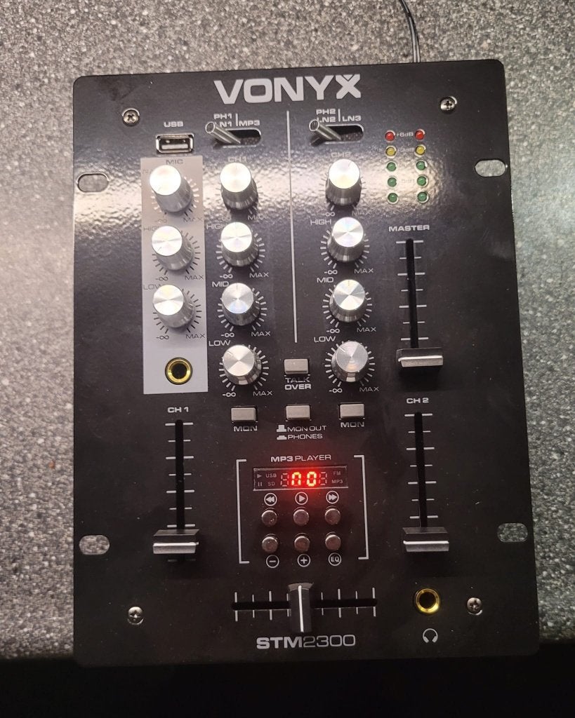 Vonyx STM-2300 Mixer 2-Kanaals / USB MP3, Muziek en Instrumenten, Mengpanelen, Zo goed als nieuw, Minder dan 5 kanalen, Microfooningang