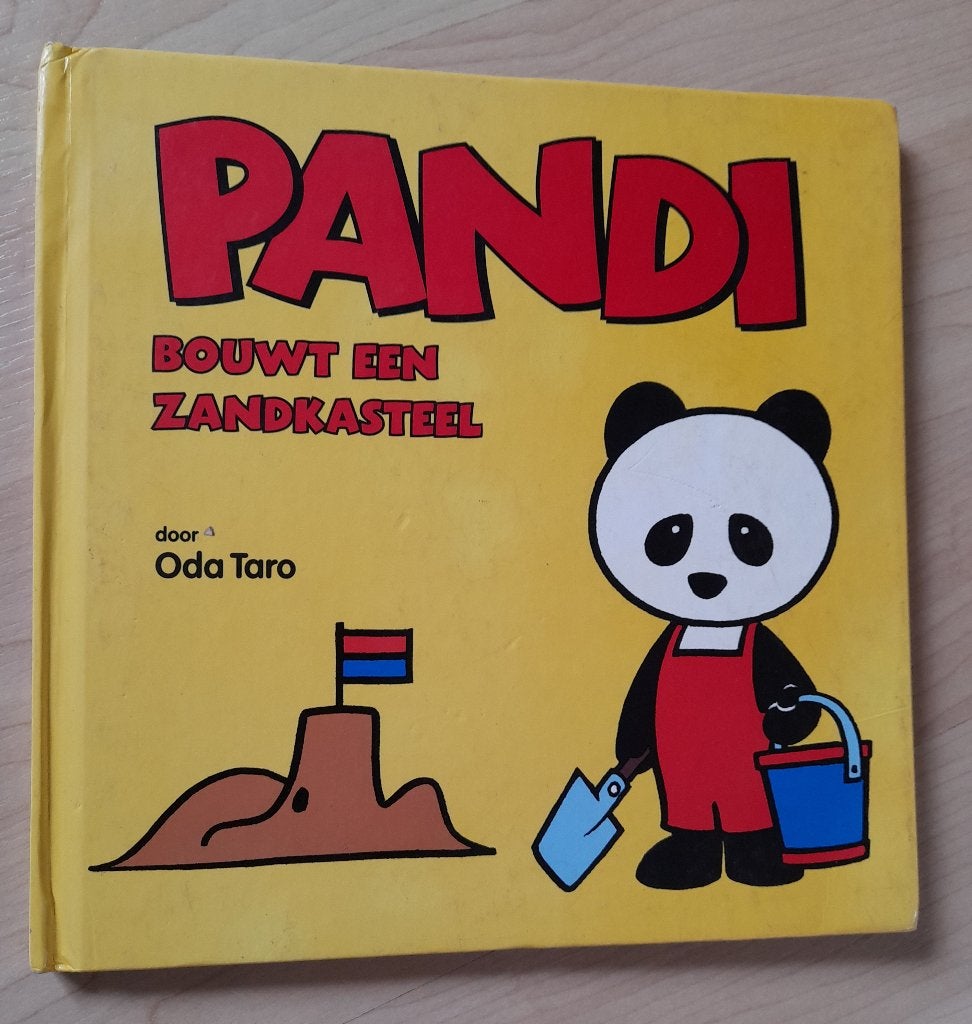 PANDI BOUWT EEN ZANDKASTEEL Oda Taro, Boeken, Ophalen of Verzenden, Gelezen, Fictie algemeen