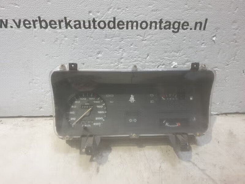 COCKPIT Ford Sierra I (01-1982/02-1987) (83bb-10841-ac), Gebruikt, Ophalen of Verzenden, Henry-Ford-Straße 1 50735 Köln, DE, Ford-Werke GmbH