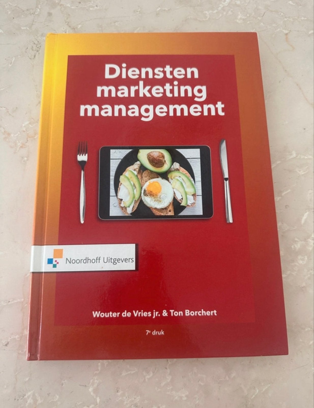 Dienstenmarketingmanagement (Wouter de Vries jr. & Ton Borch, Boeken, Ophalen of Verzenden, Gamma, Zo goed als nieuw, HBO