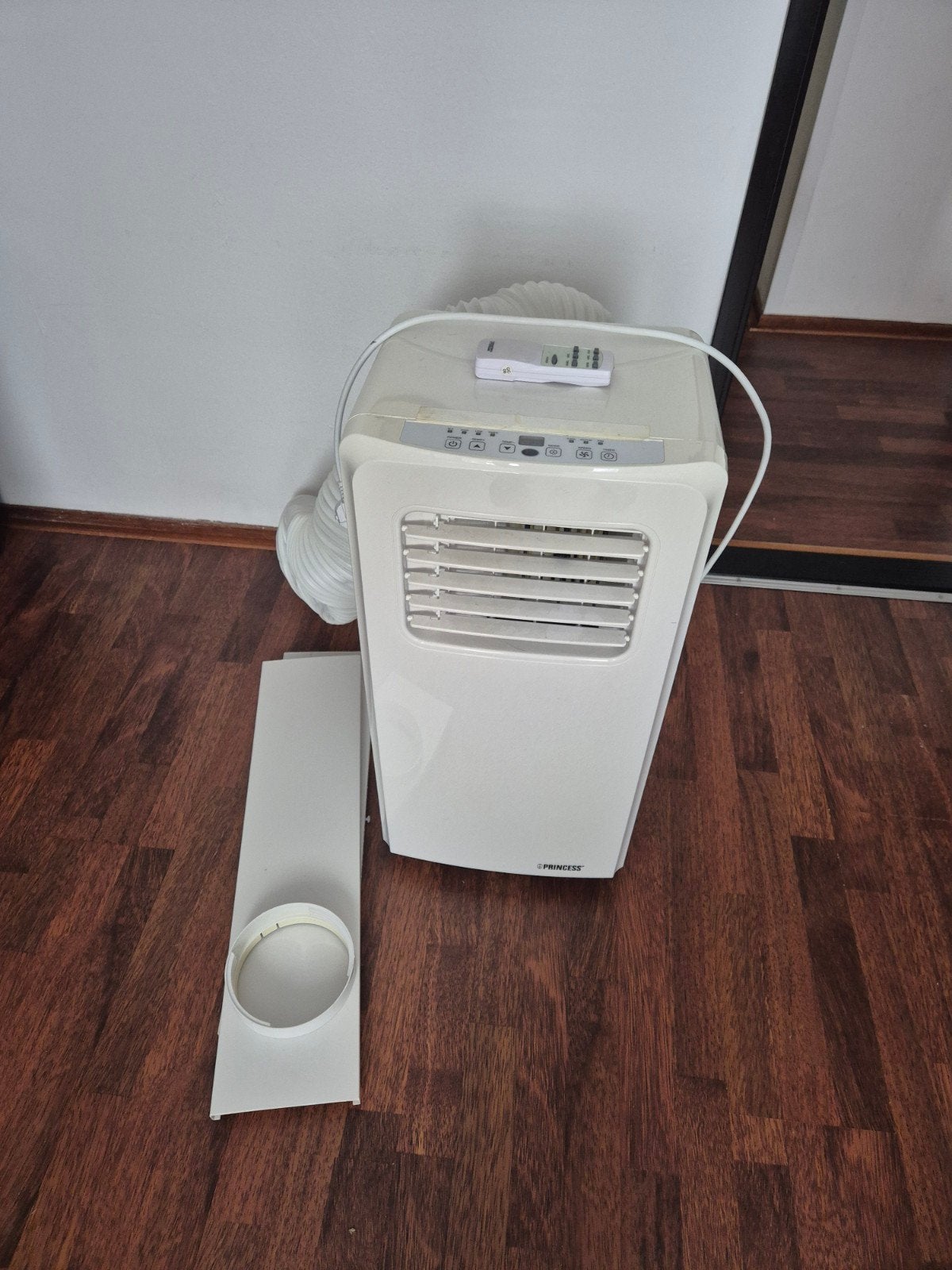 Bijna nieuwe Mobiele Airco 1000W met Afvoerslang en, Ophalen, Timer, Minder dan 60 m³, 3 snelheden of meer
