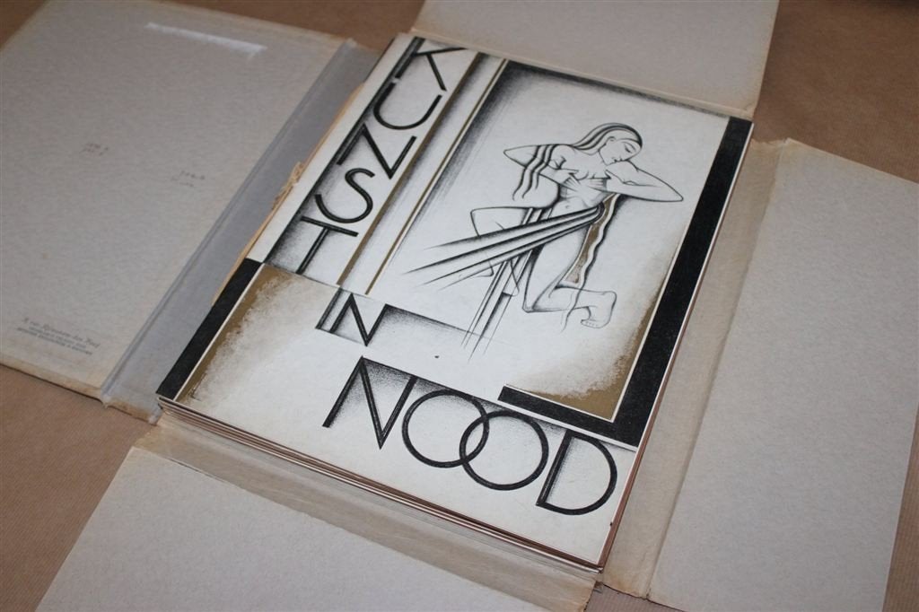 De kunst in nood. Map met prints. 1933., Boeken, Ophalen of Verzenden, Gelezen