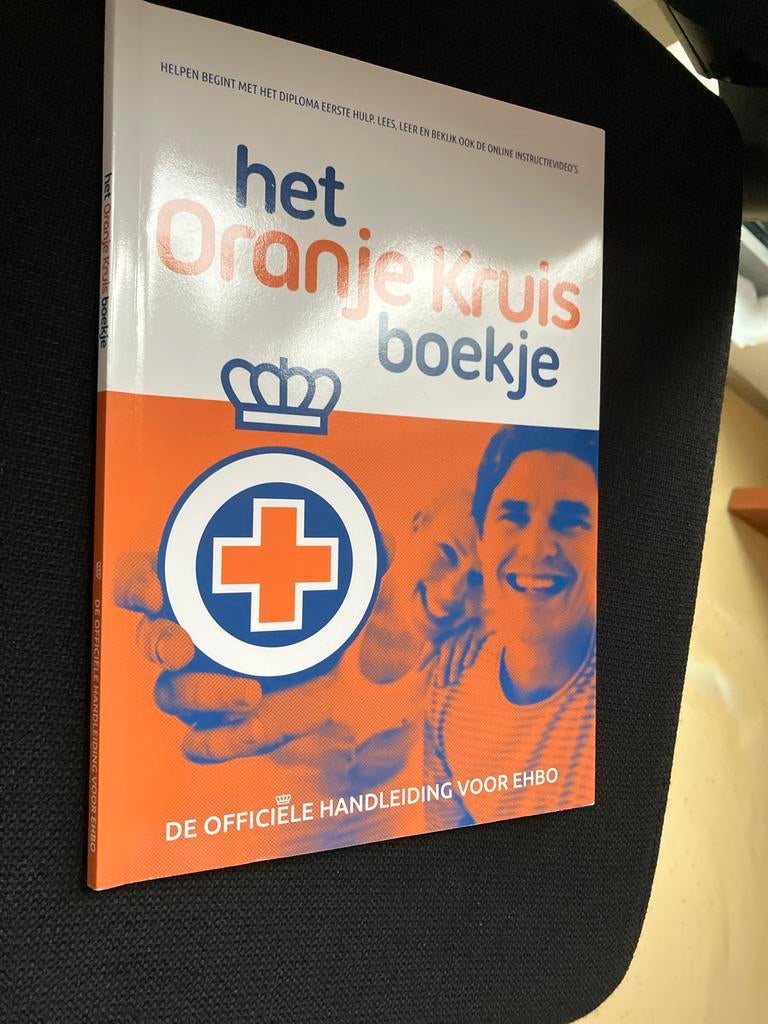 Het Oranje Kruis boekje - Officiële handleiding EHBO, Ophalen of Verzenden, Gamma, Zo goed als nieuw, Overige niveaus