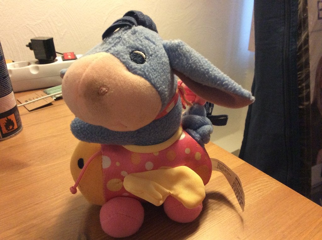 Disney speeltje Iejoor op vlinder, bewegend. Fisher price, Verzamelen, Ophalen of Verzenden, Winnie de Poeh of vrienden, Gebruikt